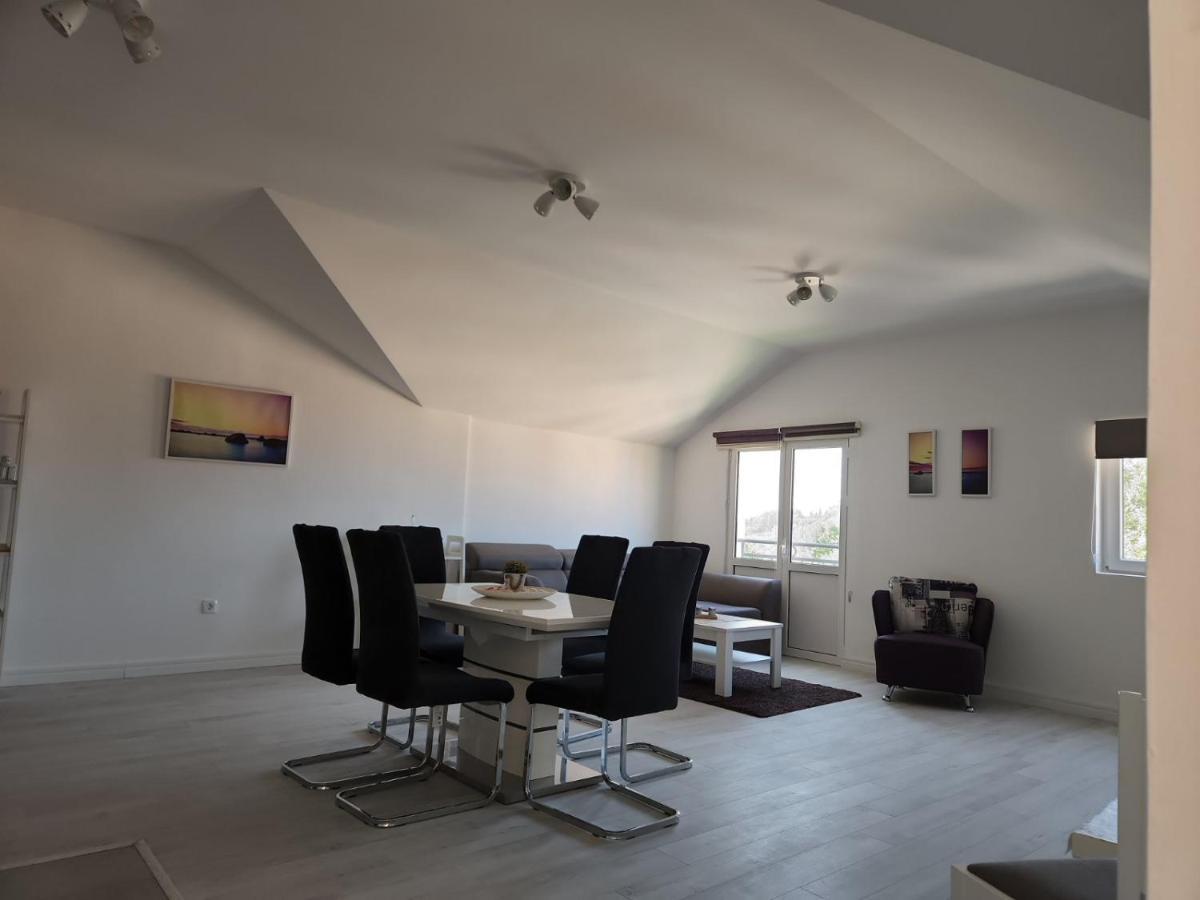 Apartmani Mia Sorajic Petrovac Exterior photo