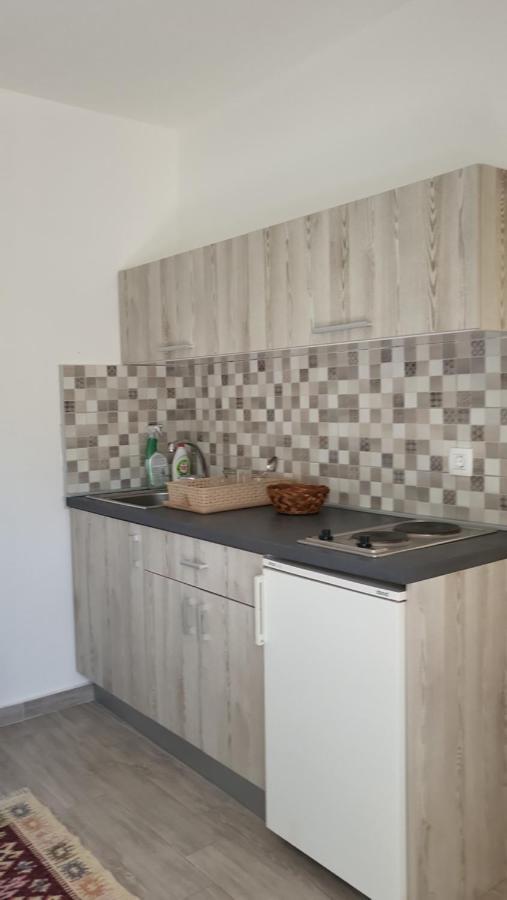 Apartmani Mia Sorajic Petrovac Exterior photo